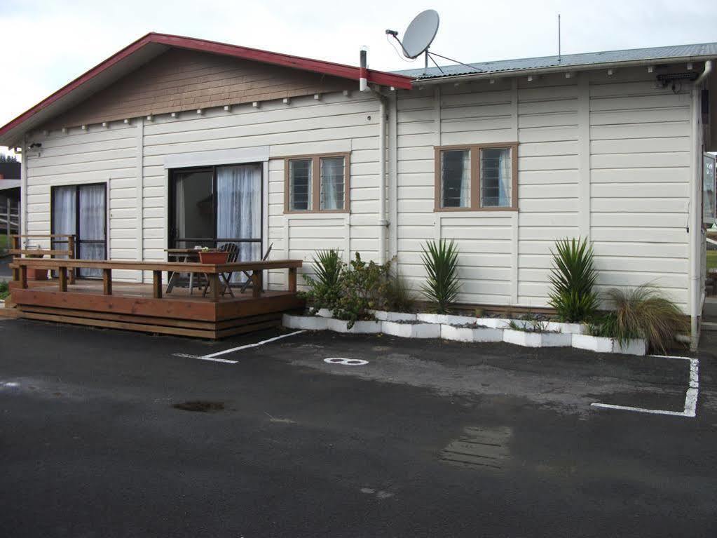 Kelly'S Riverside Motel Таумарунуи Екстериор снимка