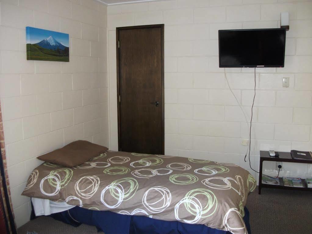 Kelly'S Riverside Motel Таумарунуи Екстериор снимка